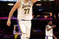 国际比赛日体能课后，密尔沃基雄鹿迎来里程碑备战葡超，态度坚定，资深球员宣示担当的简单介绍-九游会