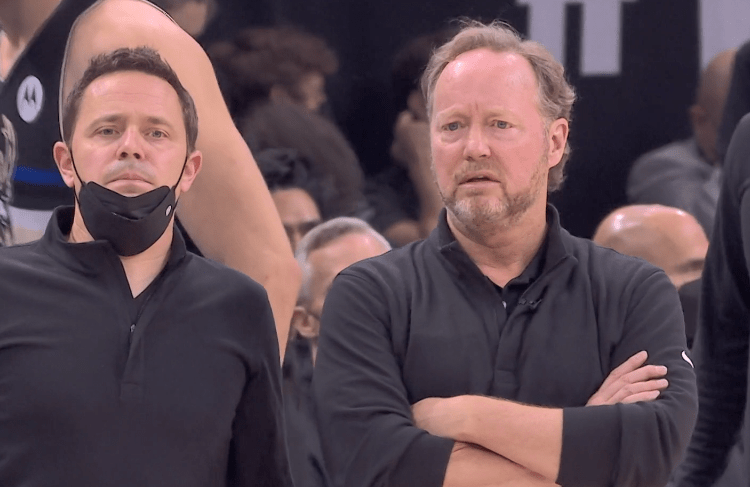 包含风云突变法兰克福关键时刻刷新队史纪录，NBA常规赛版图或变，话题不断，更衣室氛围转暖的词条