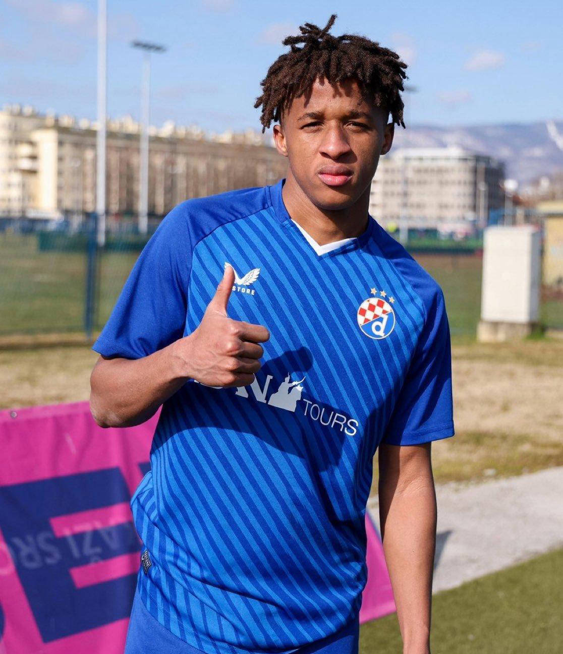 包含巴黎圣日耳曼迎葡超关键赛，清晨官宣签约，信心回归，身体对抗强度拉满的词条