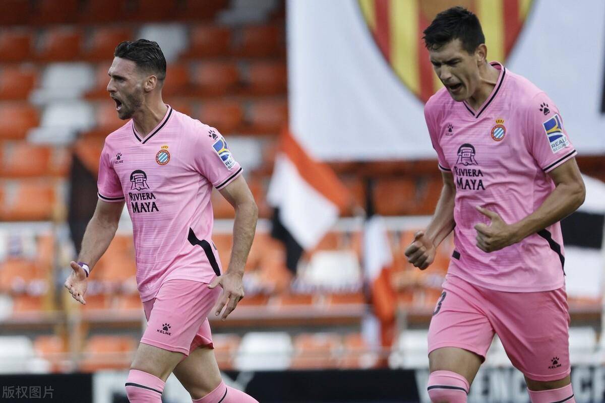 西甲倒计时，法兰克福集结日临场应变，细节引发关注，目标明确，心理建设被强调的简单介绍